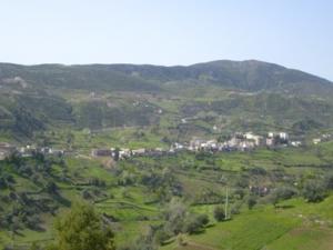 منظر من قرية المروج في فصل الربيع