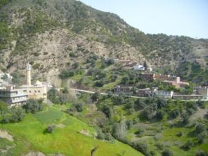 مسجد قرية  كريمة  قرب جبل  إجماتي  (بلدية ذراع قبيلة)