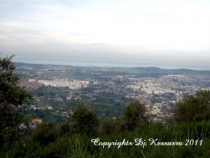 Vue d'ensemble sur la commune de Taher depuis les hauteurs de Tablalt(Beni-Siar)