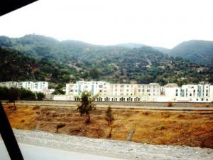 Vue sur la cité d'El Ancer depuis l'Autoroute