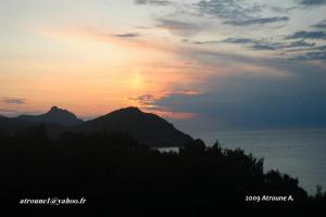 غروب الشمس على الساحل 1