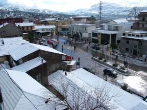 Place des Martyrs sous la neige