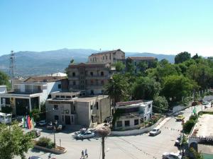Place des Martyrs au centre ville d'El Milia