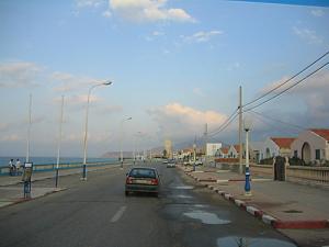 Le boulevard longeant la plage de Skikda