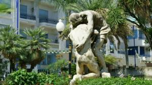 Statues de l'époque coloniale à Skikda