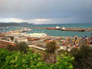 Vue sur le port marchand de Skikda