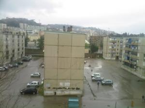 Vue sur un ensemble d'immeubles à Skikda