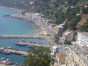 Vue aérienne sur le port de Stora
