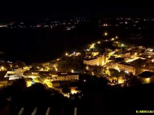 صورة ليلية لمدينة  دليس  1