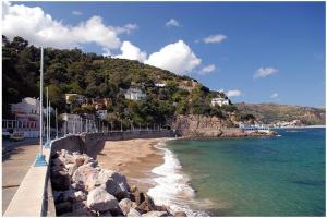 صورة من شاطئ  ماركات  بولاية سكيكدة