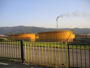 Containers de Gaz dans la zone industrielle de Skikda