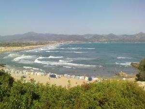 Une Plage de Skikda en Saison Estivale