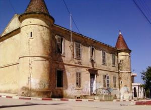 Bâtiment militaire de l'époque coloniale