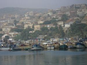 Vue sur le port de pêche de Chetaibi