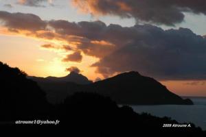 غروب الشمس على الساحل (2)