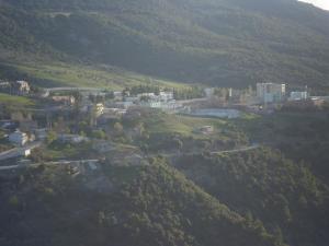 صورة شاملة من قرية  دار الحاج