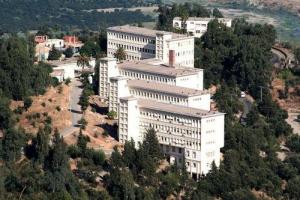 مستشفى  جبل بلوى  بأعالي مدينة تيزي وزو