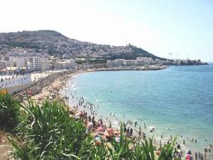 صورة لشاطئ  كتاني  بالجزائر العاصمة