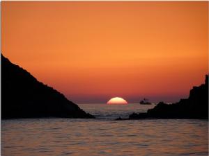 غروب الشمس على شاطئ  سيدي براهيم  ببلدية ڨوراية (1)