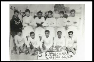صورة قديمة لفريق كرة القدم لمدينة بشار