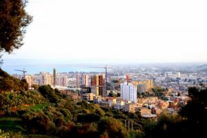 Vue d'ensemble sur la cité de Annaba