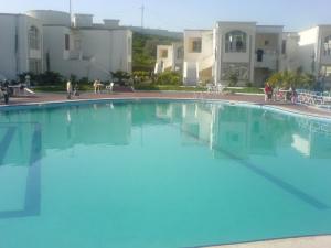 La piscine du complexe thermal de Bouchahrine