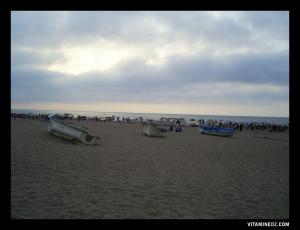 شاطئ مرسى بن مهيدي في فصل الصيف