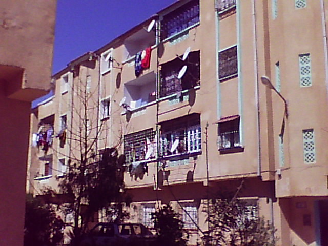 حي 102 مسكن في طريق مدينة سيدي بلعباس