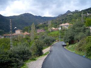 مدخل قرية  حبان  (ولاية بجاية)