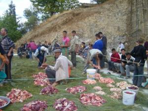 الوزيعة بمناسبة عيد الأضحى في قرية  أغلاد  (بلدية المروج)