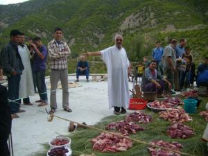 الوزيعة بمناسبة عيد الأضحى في قرية  أغلاد  (بلدية المروج) 3