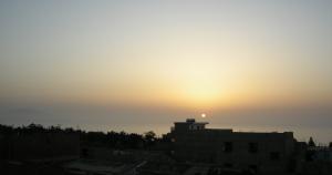 غروب الشمس على شاطئ  شيفالو