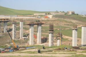 Construction de l'Autoroute Est-Ouest (Périphérie de Constantine)