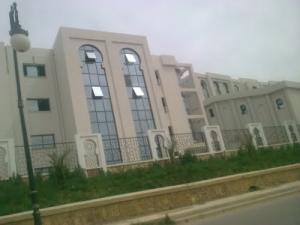 Façade de l'Université de Médéa