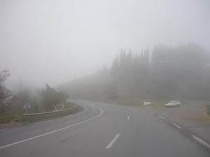 Brouillard sur l'Autoroute longeant la périphérie de Médéa