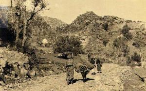 Départ pour les travaux des champs