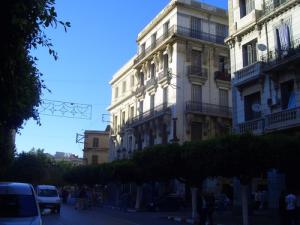 Une allée au centre ville de Mostaganem