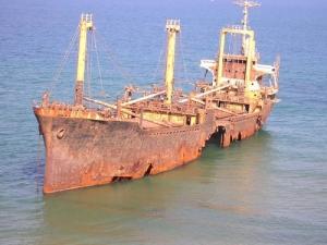 Ancienne épave d'une Bateau sur la Côte de Mostaganem
