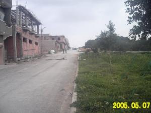 Derrière le Centre de Formation Professionnelle (CFPA)