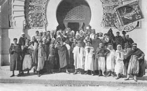 تلاميذ من المدرسة القرآنية  في سنة 1939 (ولاية تلمسان)