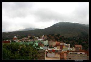 مباني عشوائية على الضفة الجنوبية لمدينة  ندرومة  (1)
