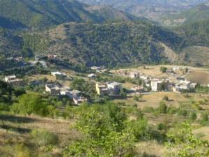 منظر من ضواحي قرية  المروج  1