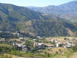 منظر من ضواحي قرية  المروج  3