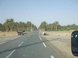 A l'approche d'une Petite ville aux alentours de Ouargla