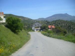 مدخل قرية  مالك  ببلدية  المروج