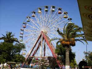 Grande Roue au Parc d'Attractions d'Oran