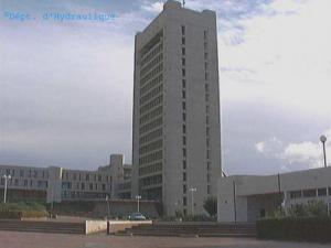 La Tour Administrative de l'Université des Sciences et Technologies d'Oran (USTO)