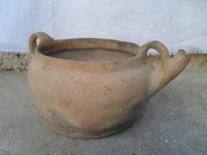 أواني طينية قديمة 4