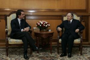 Algeria's President Abdelaziz Bouteflika (R) with Former Spanish Prime