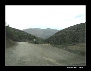 Route vers Ben Allal situé dans le Djbel Zaccar el Gherbi